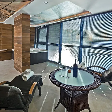 Leisure & - Destigo 5*